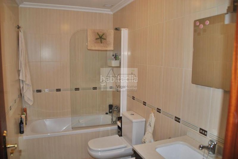 Foto 51e8b089-0304-4eb4-8338-6a3fee63e22d. Casa amb calefacció aparcament a Darbo Cangas