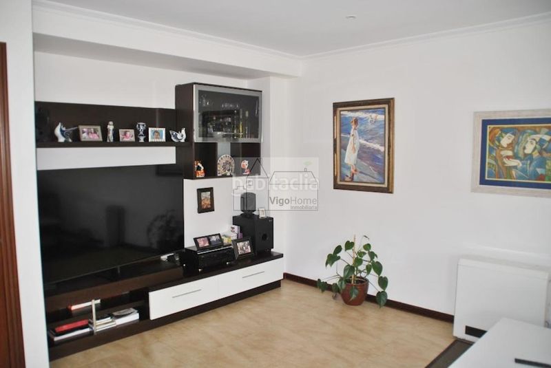 Foto 8a9e01c2-6948-4e00-a28d-f8a16f044aa3. Casa amb calefacció aparcament a Darbo Cangas