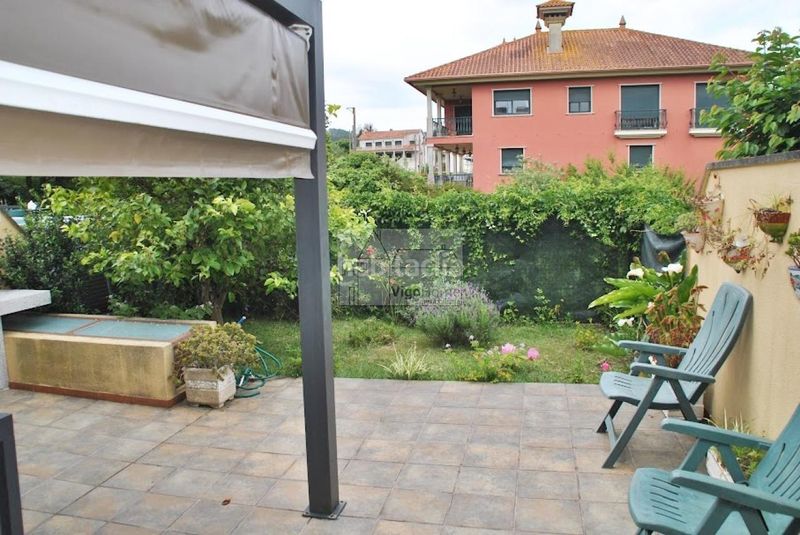 Foto 911ab420-7336-47f6-8335-910d5d1357c1. Casa amb calefacció aparcament a Darbo Cangas