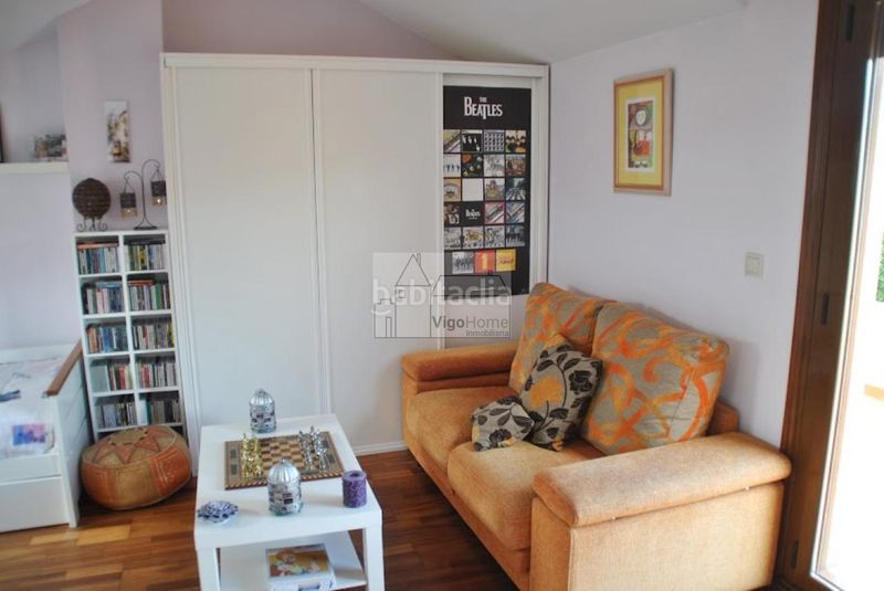 Foto cfc9c1a0-4b79-4bc1-a6f2-9f8e7b861c1c. Casa amb calefacció aparcament a Darbo Cangas