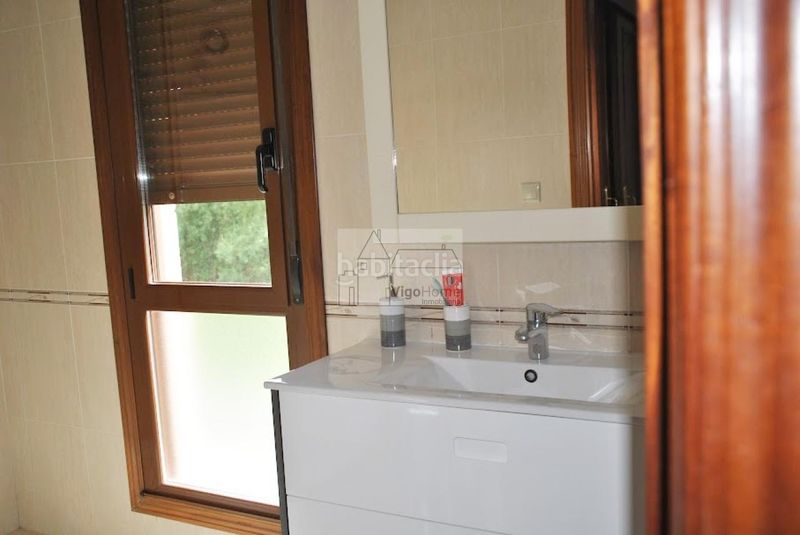 Foto ebec024a-9798-482e-8e4d-ff02943bd30a. Casa amb calefacció aparcament a Darbo Cangas
