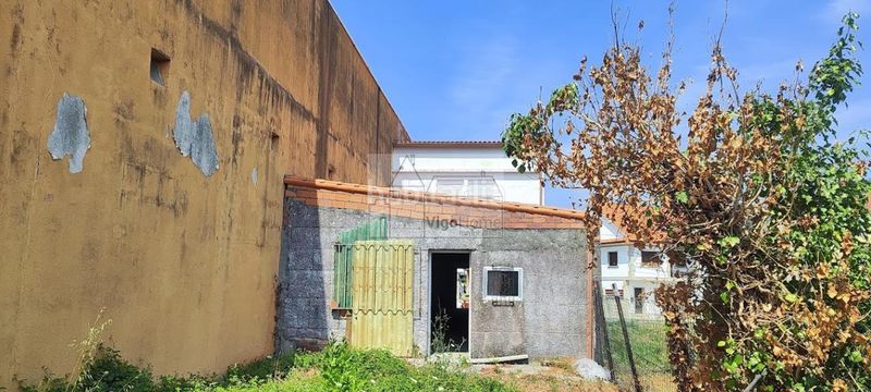 Foto a5e0e537-f43a-45e7-8cc3-1dff10147370. Casa en Aldán Cangas