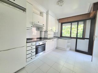 Miete Etagenwohnung  Pega