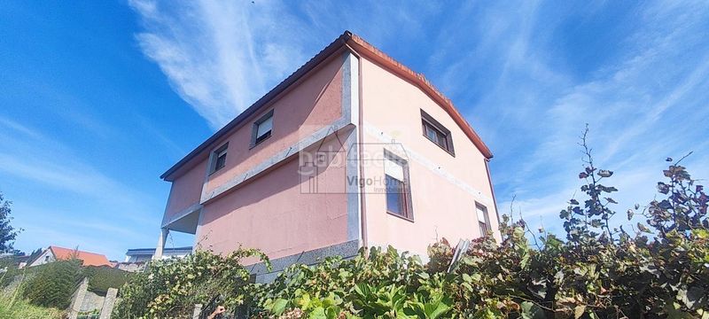 Foto 17608f63-2d93-484d-aff5-3712658ecb98. Casa amb calefacció a Cabral - Candeán Vigo