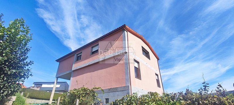 Foto 7b0f09b9-9529-40f8-b909-d24d23b1cdd9. Casa amb calefacció a Cabral - Candeán Vigo