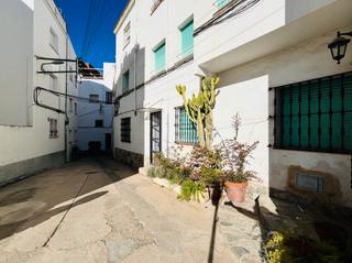 Rez-de-chaussée  Carrer jacint verdaguer. Planta baixa al centre del poble