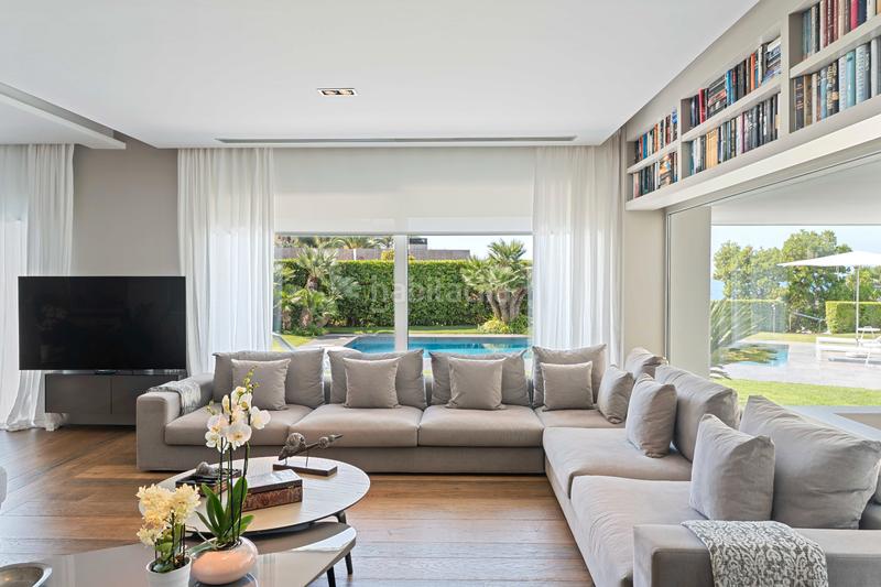 Foto 96adf7dc-b837-4f8c-9a46-3c398e25069b. Haus mit kamin heizung parking pool in Urbanitzacions Sant Pol de Mar