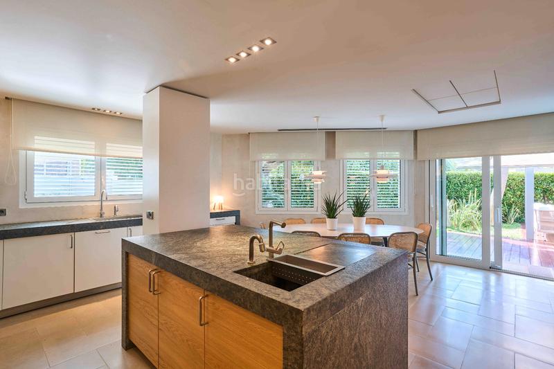 Foto aa7dd2e6-8fbd-41df-8627-256b9bc05c33. Haus mit kamin heizung parking pool in Urbanitzacions Sant Pol de Mar