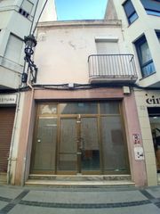 Casa  Carrer d'amadeu. Calella, centre poble!
