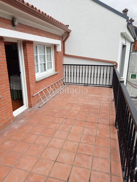 Foto 04cc5ef8-a20a-4a3b-9165-b35aee4fd2b0. Casa amb calefacció aparcament a Castiñeiriño - Cruceiro de Sar Santiago de Compostela