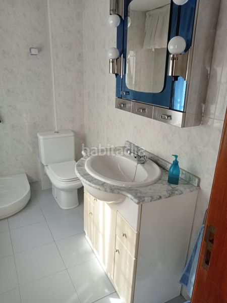 Foto 6667ebde-95f3-46cb-b68d-97b0bf70fb75. Casa amb calefacció aparcament a Castiñeiriño - Cruceiro de Sar Santiago de Compostela