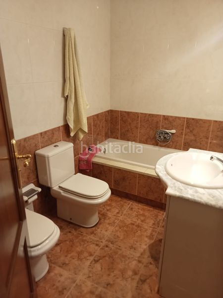 Foto fe542aec-d363-428d-86d4-da81805423fb. Casa amb calefacció aparcament a Castiñeiriño - Cruceiro de Sar Santiago de Compostela