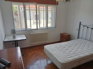 Affitto Appartamento  Rúa do francés. Piso de 3 dormitorios en campus norte, cerca de facultades.