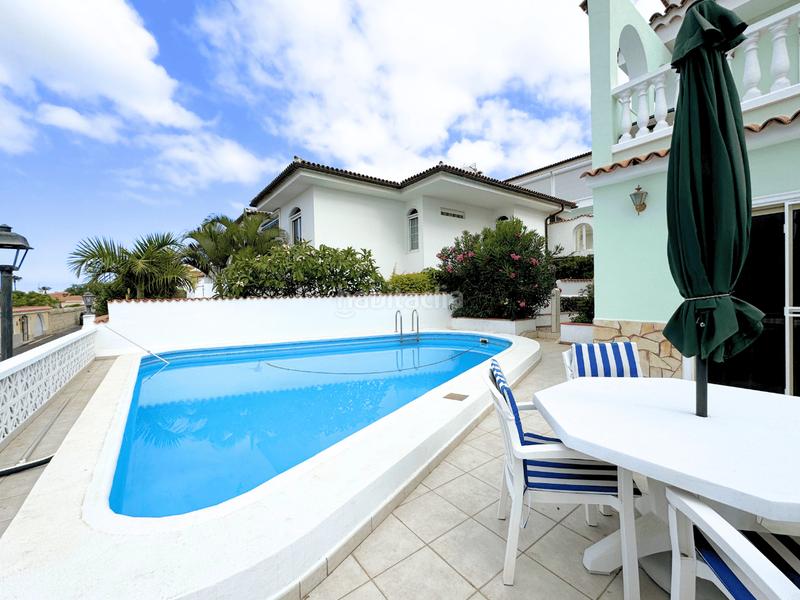 Foto 9ff452b1-f0cc-40ec-9162-baa16f1adab5. Maison avec parking dans Chayofa Arona