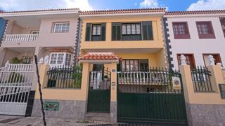 Maison jumelée à Centro. Venta de chalet adosado  mayorazgo  la orotava