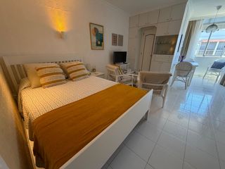 Estudi  Familia, betencourt y molina. Se vende apartamento en zona martiánez!