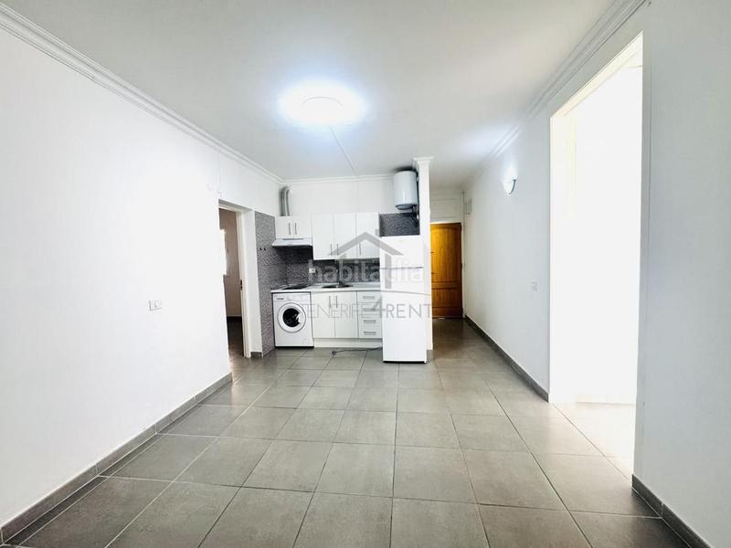 Foto 54338c2f-23c3-4658-92d8-6f68aec4bd2a. Piccolo appartamento con piscina in Costa del Silencio Arona