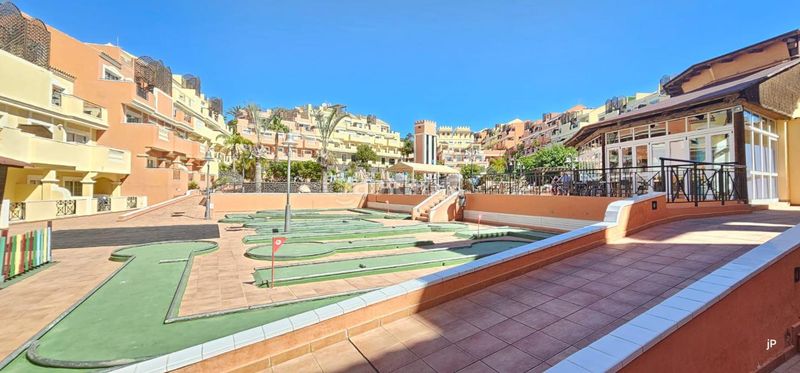 Foto 2187f7fc-c7a6-401f-a864-c5419b0a63a8. Pis amb piscina a Los Cristianos Arona