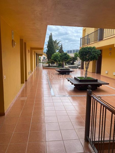 Foto 03100096-c71a-4853-9832-0fa77b61f7ba. Apartament amb aparcament piscina a Costa del Silencio Arona