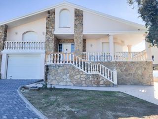 Chalet à Otero de Herreros. Chalet individual en venta en otero de herreros segovia con gran