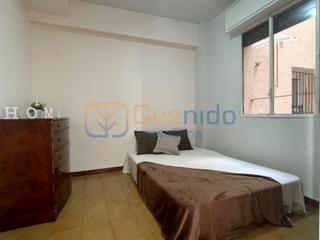 Appartement à Centro. Piso en zona ezequiel gonzalez segovia de cuatro habitaciones co