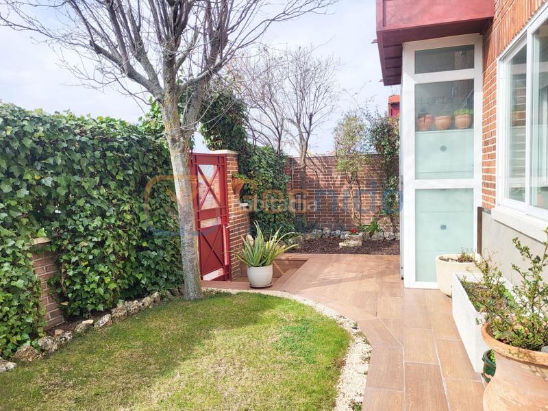 Foto 0477f4bb-21b6-409a-beb5-e2f56e241b69. Maison jumelée avec chauffage parking dans Sector Plaza de Toros Segovia