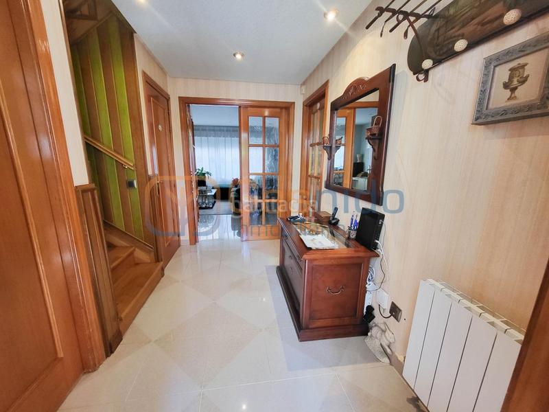 Foto 04d7201c-0f11-47c8-bf2d-3ebae551c688. Maison jumelée avec chauffage parking dans Sector Plaza de Toros Segovia