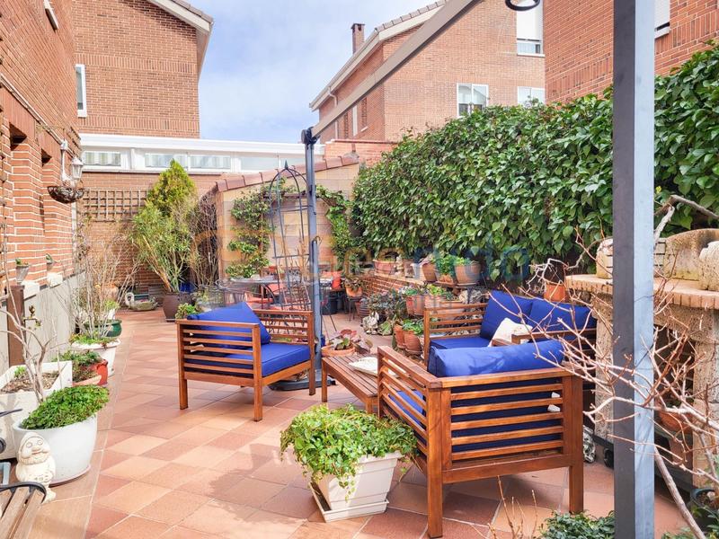 Foto 18088d3c-facb-44e5-bb27-67c1bd71f565. Maison jumelée avec chauffage parking dans Sector Plaza de Toros Segovia