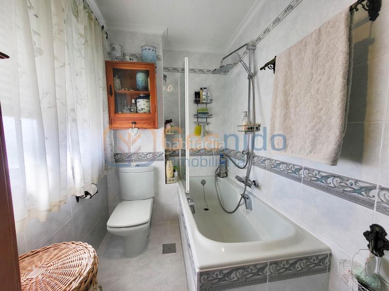 Foto 28b569bd-6b1d-42e7-b056-4400209088cc. Maison jumelée avec chauffage parking dans Sector Plaza de Toros Segovia