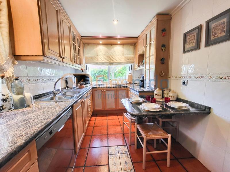 Foto 49bdd3f1-1302-45f1-b87c-52a1b085cfba. Maison jumelée avec chauffage parking dans Sector Plaza de Toros Segovia