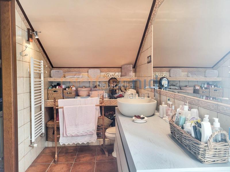 Foto ba15cb78-ad7d-47ea-bc89-9aa9d377a8ba. Maison jumelée avec chauffage parking dans Sector Plaza de Toros Segovia