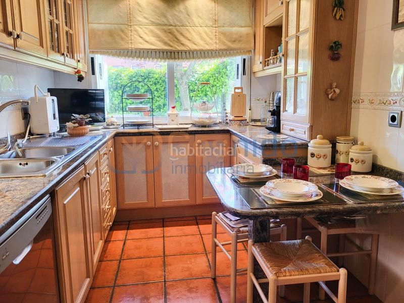 Foto cd14e5c4-dc0d-4ce5-9914-5a76999fd69b. Maison jumelée avec chauffage parking dans Sector Plaza de Toros Segovia