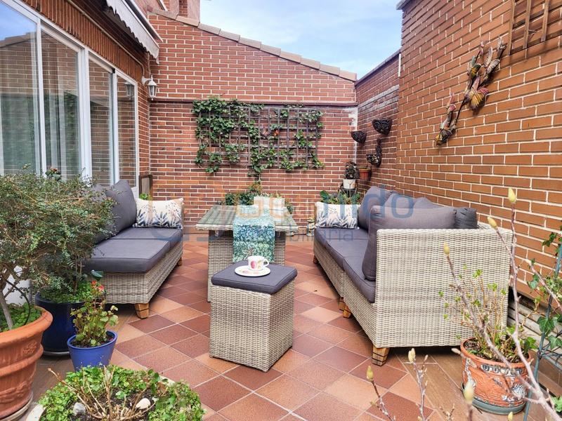 Foto e04d3b24-394d-48b3-84f1-08c86f5a9a00. Maison jumelée avec chauffage parking dans Sector Plaza de Toros Segovia