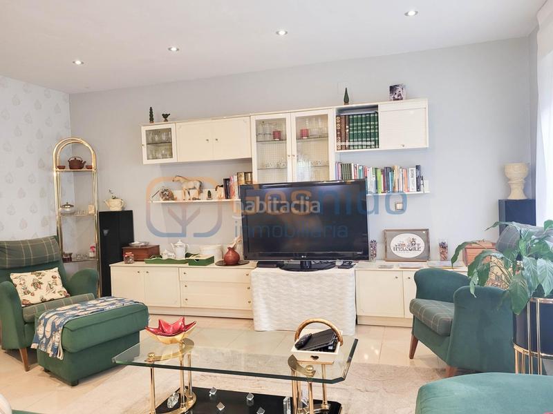 Foto e050feb6-999e-413d-94a6-8d79eb43d1d3. Maison jumelée avec chauffage parking dans Sector Plaza de Toros Segovia