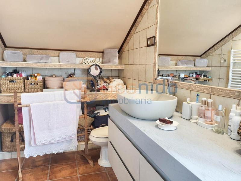 Foto f47803f3-2870-400c-860f-f921e869f2ec. Maison jumelée avec chauffage parking dans Sector Plaza de Toros Segovia