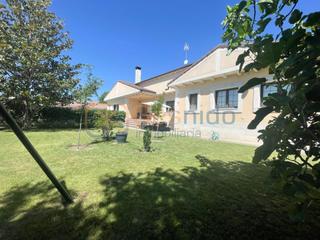 Xalet a Nieva. Exclusivo chalet con encanto en nievasegovia cuatro dormitorios,
