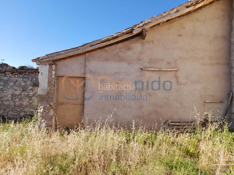 Foto 4d80f188-941c-4a57-88ce-0bb473b8c683. Casa  a reformar con patio en torredondo en Área Rural Segovia