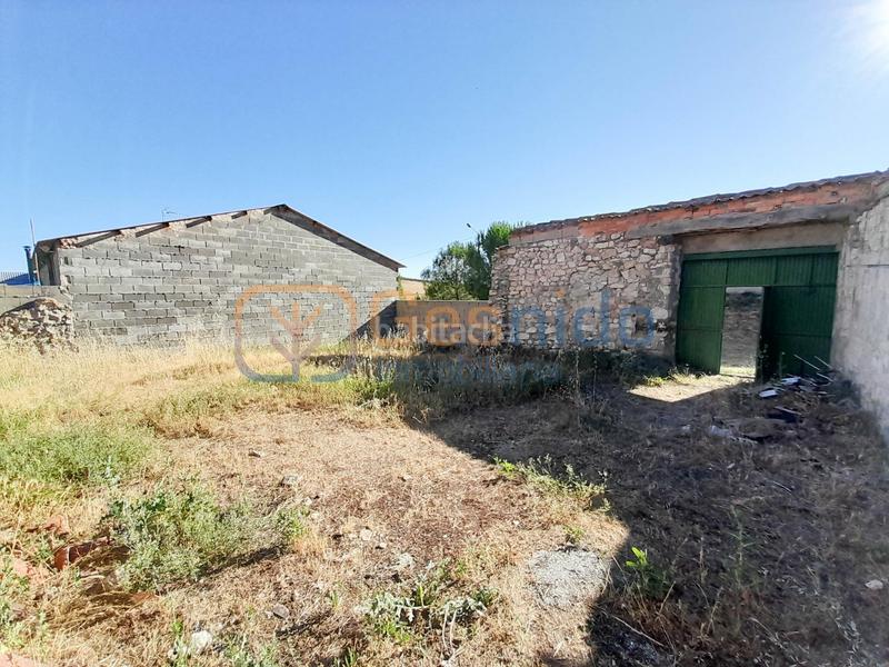 Foto 8e91124f-344a-42cf-86ae-bc09516268d2. Casa  a reformar con patio en torredondo en Área Rural Segovia