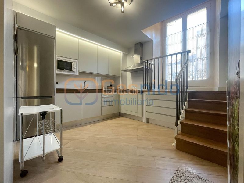 Foto 0eb6bc17-4e80-4ba0-ae6e-4e831514cd39. Location appartement dans Centro Segovia