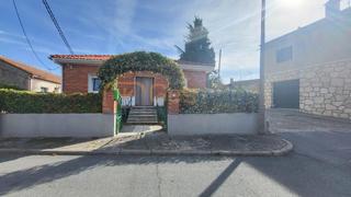 Casa a Área Rural. Exclusiva casa con patio y jardín de 4 dormitorios en fuentemila