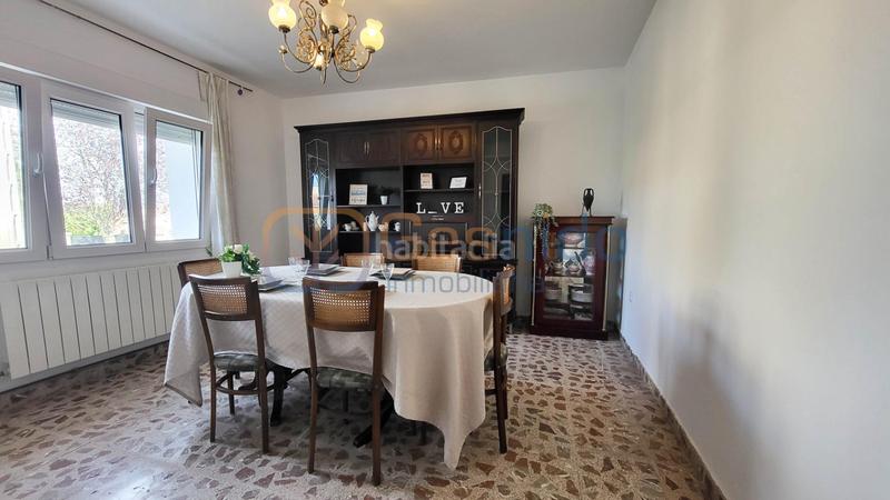 Foto 031f8826-0956-41f3-bf86-dd6bbc97b9e2. Maison avec chauffage parking dans Área Rural Segovia