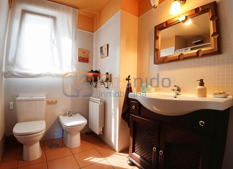 Foto 4ad2f382-d1f5-4948-b9b5-85933aaa2959. Chalet  individual segovia de 6 dormitorios, 3 baños y amplio jardín en Basardilla
