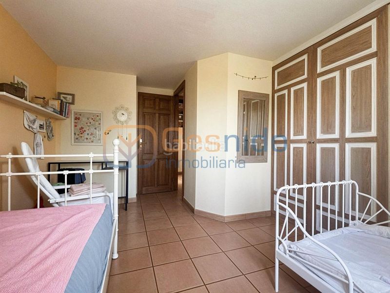 Foto 686a3e21-d9c3-43ad-a269-96446fe591b7. Chalet  individual segovia de 6 dormitorios, 3 baños y amplio jardín en Basardilla
