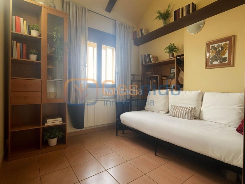 Foto 8f073846-26f4-4afc-9581-42e187228f8f. Chalet  individual segovia de 6 dormitorios, 3 baños y amplio jardín en Basardilla