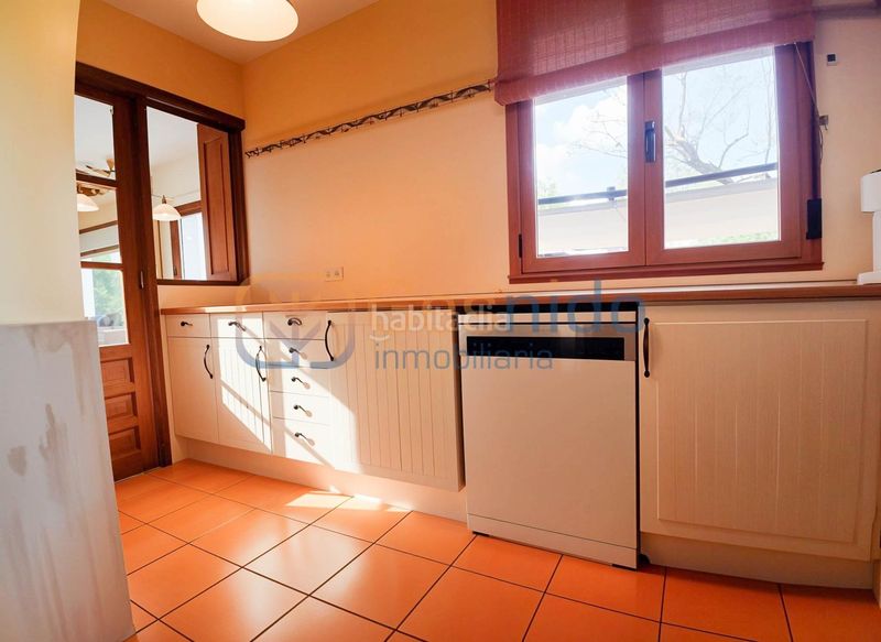 Foto caf17435-44d7-43c3-ab06-305a59cbd48c. Chalet  individual segovia de 6 dormitorios, 3 baños y amplio jardín en Basardilla