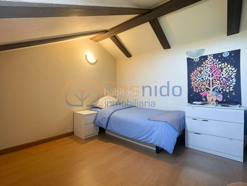 Foto dbd78637-f4aa-4975-be65-c8c682dab5b4. Chalet  individual segovia de 6 dormitorios, 3 baños y amplio jardín en Basardilla