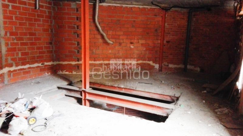 Foto cd3cb440-d3ed-4995-ae83-e263ed64b966. Geschäftsraum in Navafría