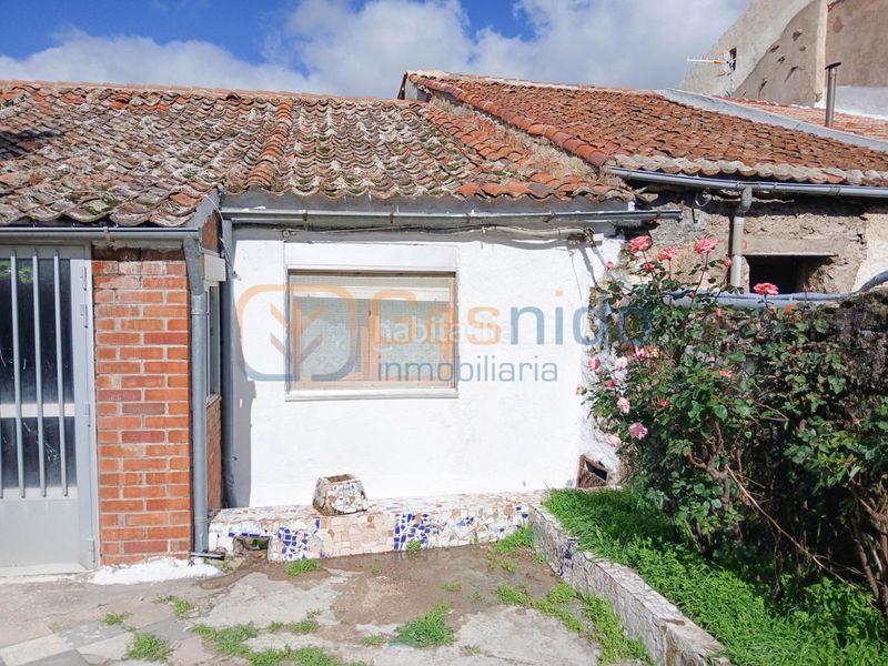 Foto 7d0652ed-59cb-439e-bee9-819e00d66b50. Maison avec chauffage dans Navafría