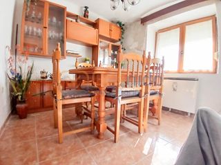Casa  Navafr�a - calle calle de la reina. Estupenda casa en navafria segovia con amplia parcela
