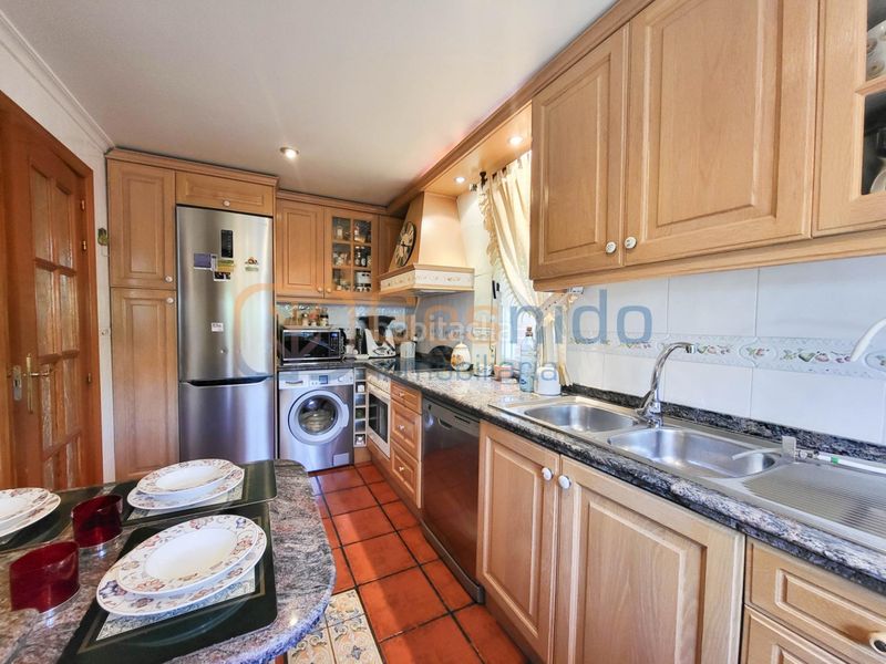 Foto e2347439-d662-4610-86d2-10a4dd21a5ac. Maison jumelée avec chauffage parking dans Sector Plaza de Toros Segovia